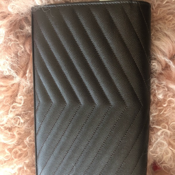 NWT YSL Monogram wallet on chain authentic - Picture 8 of 8